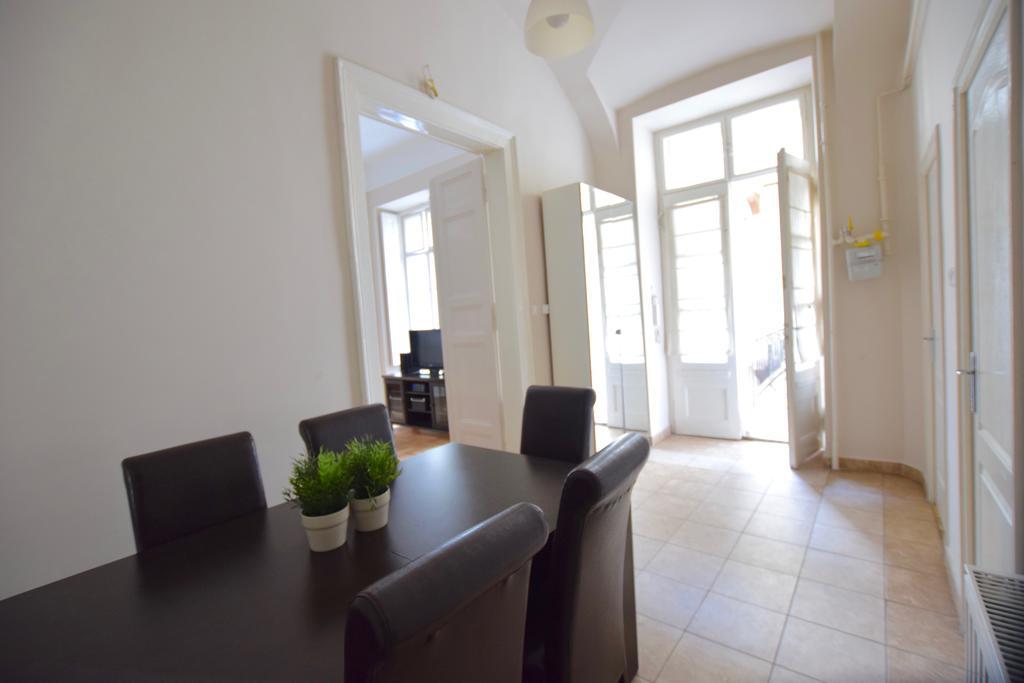 بودابست Standard Apartment By Hi5 - Muzeum 5 المظهر الخارجي الصورة