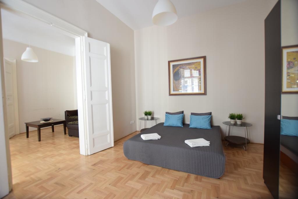 بودابست Standard Apartment By Hi5 - Muzeum 5 المظهر الخارجي الصورة